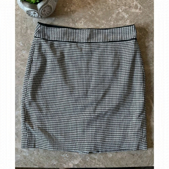 banana Republic houndstooth black and white pencil skirt size 6P - Picture 1 of 8